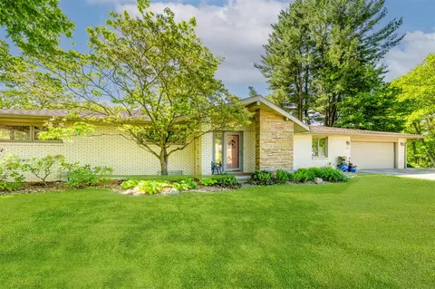 1522 S Riviera, Stevensville, MI 49127