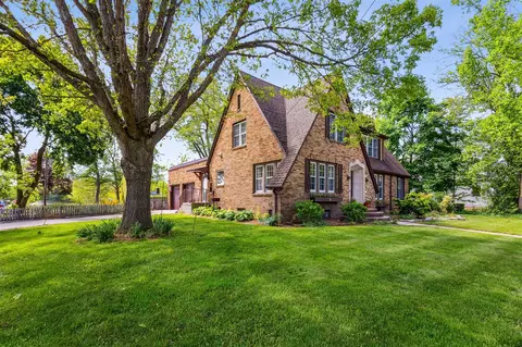 Exterior - 616 S Elm, Three Oaks, MI 49128 photo 2 of 6