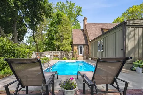 Exterior - 616 S Elm, Three Oaks, MI 49128 photo 4 of 6