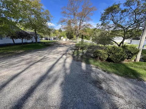 8 North Rath Avenue, Ludington, MI 49431