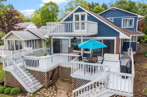 21922 Lake, Cassopolis, MI 49031