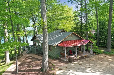 11258 Point, Three Rivers, MI 49093 photo 2
