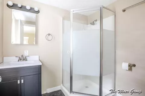 Bath - 222 Leonard, Belding, MI 48809 photo 1 of 2
