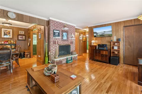 Living - 11676 Bradley, Jerome, MI 49249 photo 7 of 11