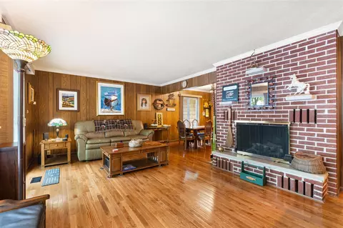 Living - 11676 Bradley, Jerome, MI 49249 photo 2 of 11