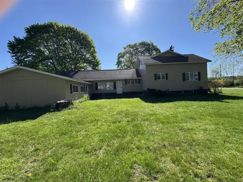 220 E Preuss, Manistee, MI 49660 photo 3