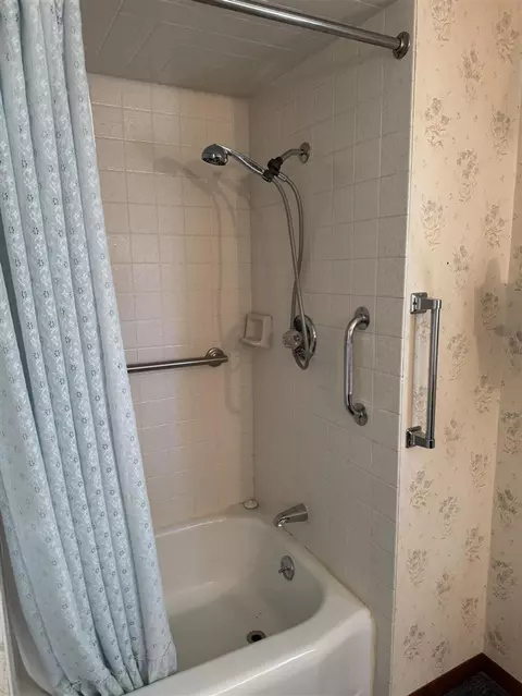 220 E Preuss, Manistee, MI 49660 photo 11