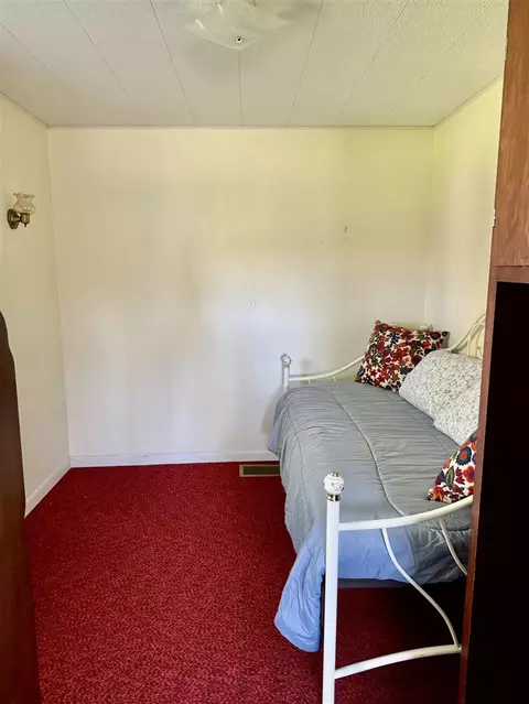 220 E Preuss, Manistee, MI 49660 photo 12