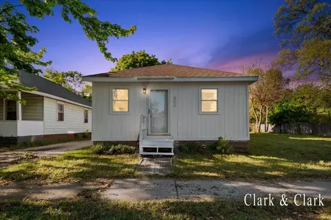 902 Turner, Muskegon, MI 49442