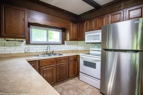 Kitchen - 135 E Commerce, Grant, MI 49327 photo 2 of 2