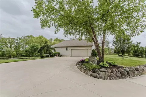 Exterior - 2210 Lindsey, Jackson, MI 49201 photo 6 of 28