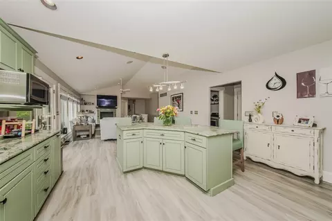 Kitchen - 2210 Lindsey, Jackson, MI 49201 photo 5 of 7