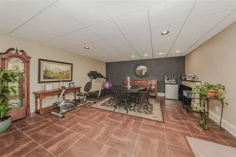 Dining - 2210 Lindsey, Jackson, MI 49201 photo 2 of 2
