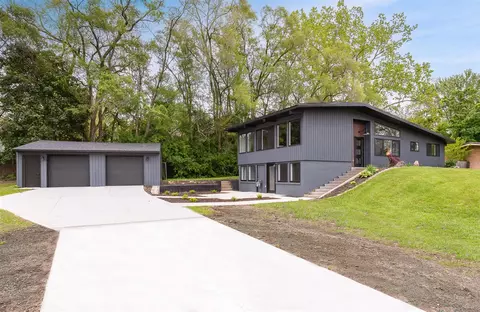 1906 Rosemont, Grand Rapids, MI 49506