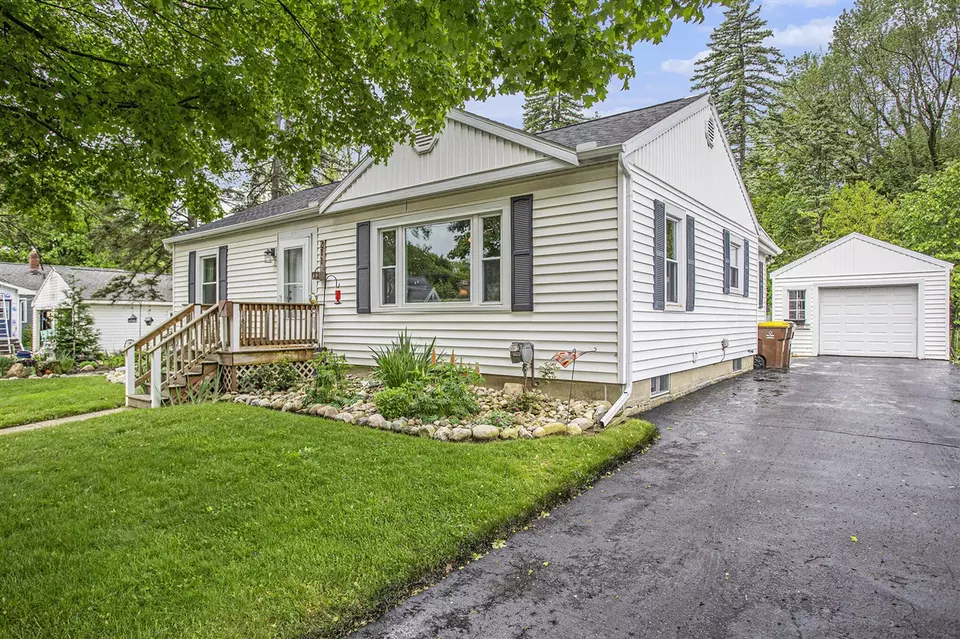 Exterior - 211 East, Marshall, MI 49068 photo 1 of 4