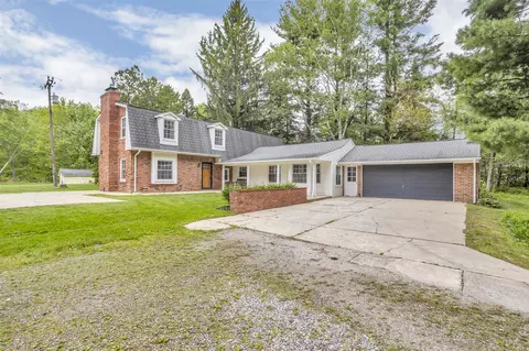 8925 Chubb, Northville, MI 48168
