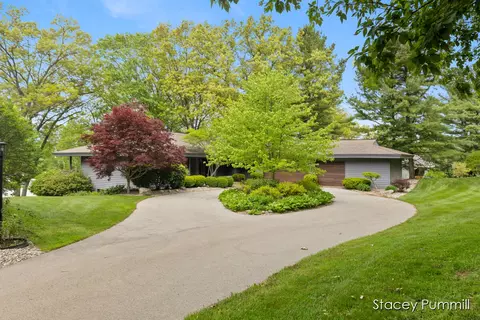 7320 Whispering Rdg, Grand Rapids, MI 49546