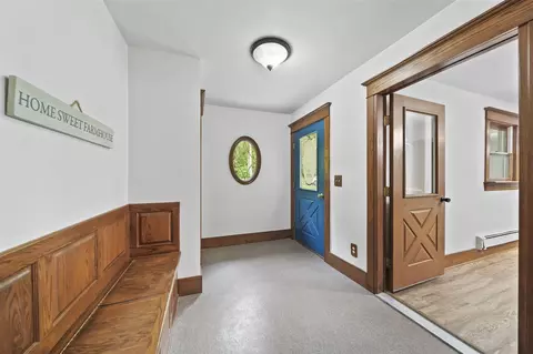 Entry Way - 7331 Browns Lk, Jackson, MI 49201 photo 3 of 3