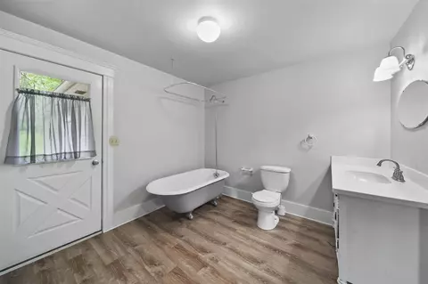 Bath - 7331 Browns Lk, Jackson, MI 49201 photo 1 of 5