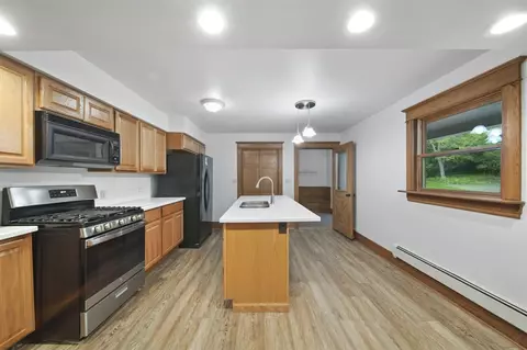 Kitchen - 7331 Browns Lk, Jackson, MI 49201 photo 1 of 4