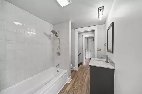 Bath - 7331 Browns Lk, Jackson, MI 49201 photo 4 of 5