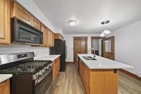 Kitchen - 7331 Browns Lk, Jackson, MI 49201 photo 3 of 4