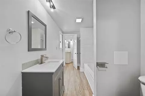 Bath - 7331 Browns Lk, Jackson, MI 49201 photo 5 of 5