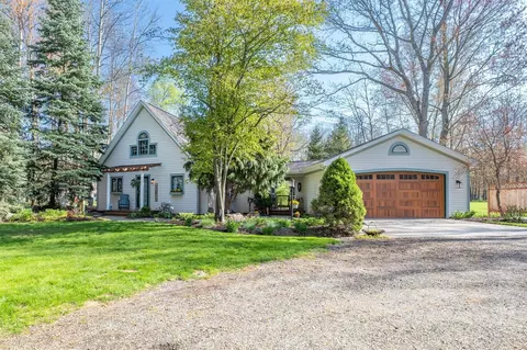 9362 Clubhouse Dr W, Canadian Lakes, MI 49346