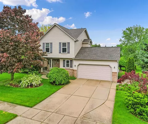 702 Starfield, Pinckney, MI 48169