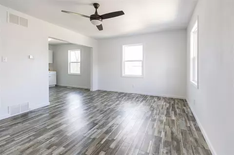 Living - 126 Bluff, Buchanan, MI 49107 photo 4 of 4