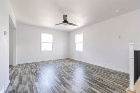 Living - 126 Bluff, Buchanan, MI 49107 photo 3 of 4