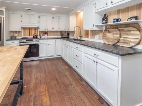 Kitchen - 202 Second, Plainwell, MI 49080 photo 3 of 4