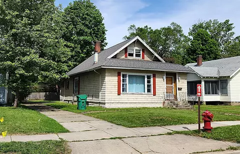 1006 N Main, Three Rivers, MI 49093