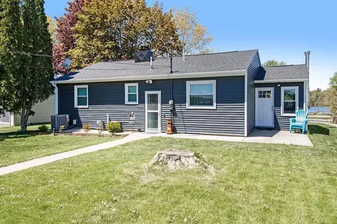 8154 Greenfield Shrs, Scotts, MI 49088