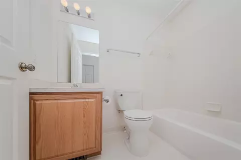 Bath - 128 Commons, Saline, MI 48176 photo 2 of 2