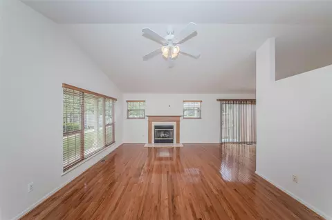 Living - 128 Commons, Saline, MI 48176 photo 5 of 5