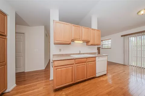 Kitchen - 128 Commons, Saline, MI 48176 photo 5 of 5