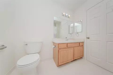 Bath - 128 Commons, Saline, MI 48176 photo 1 of 2