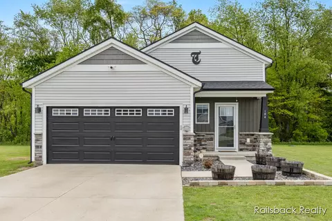 184 Dana, Sand Lake, MI 49343