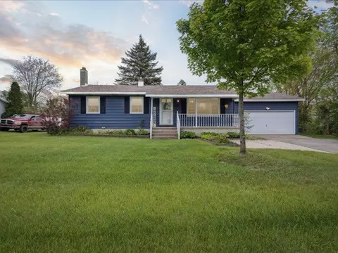 1055 N Hudson, Lowell, MI 49331