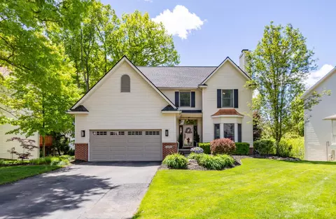 1050 Long Leaf, Brighton, MI 48116