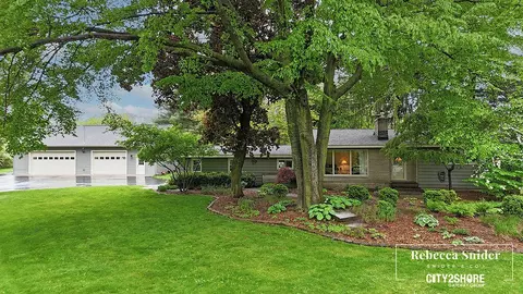 9409 Whitneyville, Alto, MI 49302