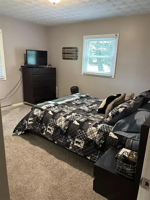 Bedroom - 13830 S Grange, Eagle, MI 48822 photo 3 of 3
