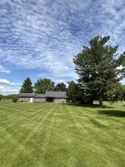 Exterior - 13830 S Grange, Eagle, MI 48822 photo 5 of 10