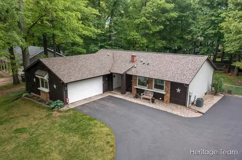 1287 103rd, Plainwell, MI 49080