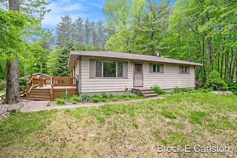3609 S Hilton Park, Fruitport, MI 49415