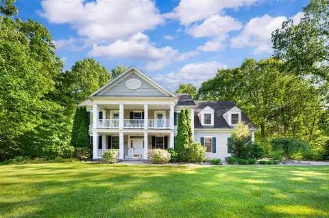 1796 Stockbridge, Saint Joseph, MI 49085