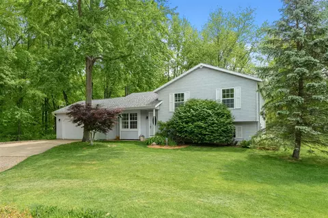 39033 30th, Paw Paw, MI 49079