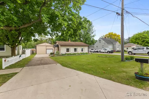 1044 Dahlia, Wayland, MI 49348