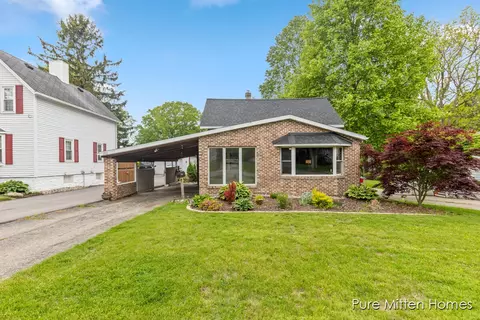 313 W Front, Grand Ledge, MI 48837